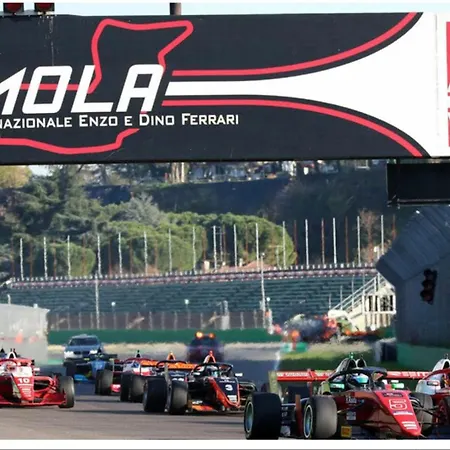 アパート Golden Ravenna- Large In Center *