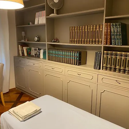 Golden Ravenna- Large In Center Apartment
